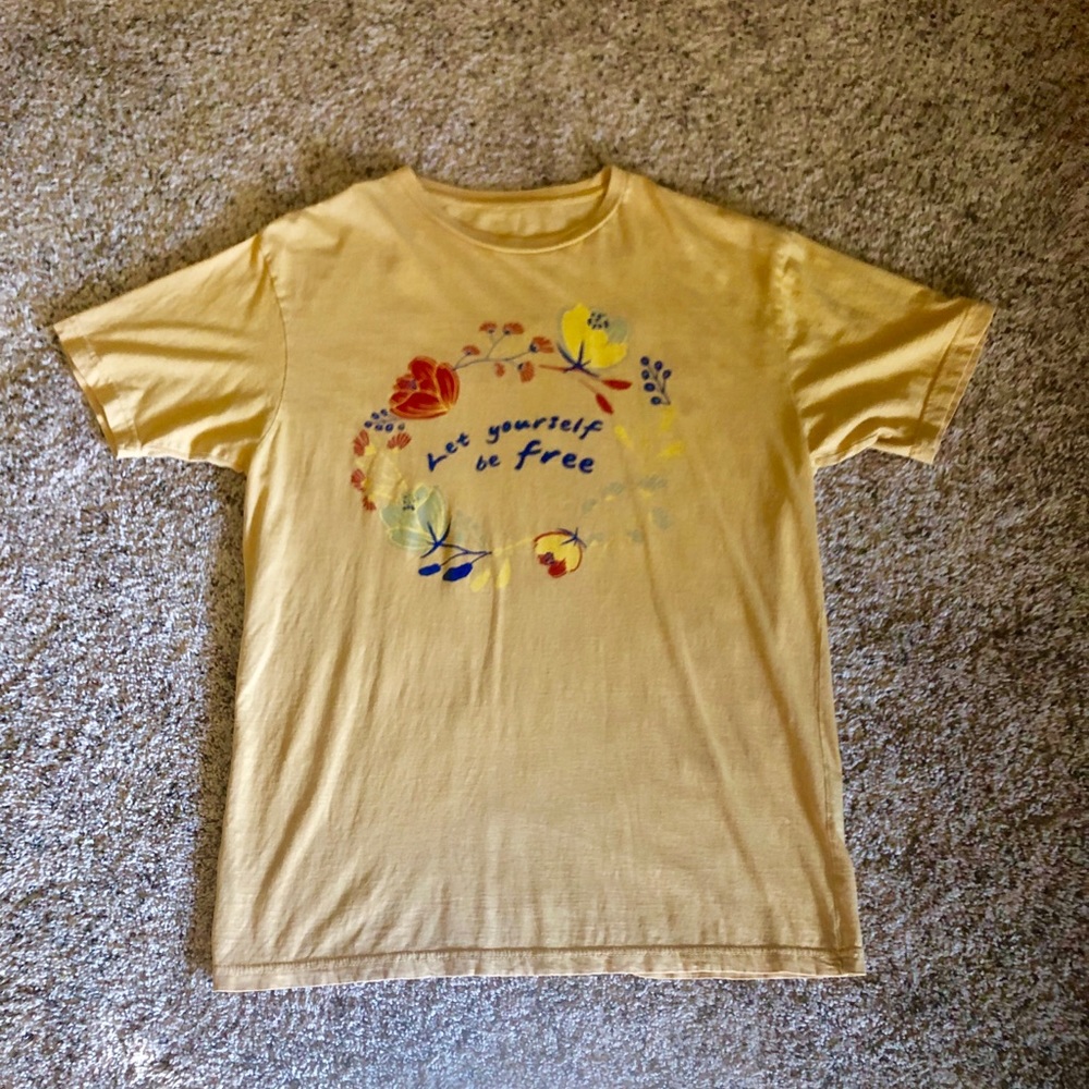 NWOT Life Clothing Co. T-shirt 💛